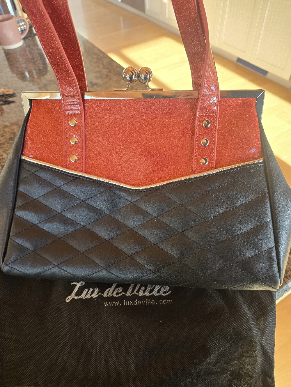 Brand New! Glittery Coral Lux De Ville Silver Clasp Retro/Vintage Inspo Hand Bag - Picture 3 of 12